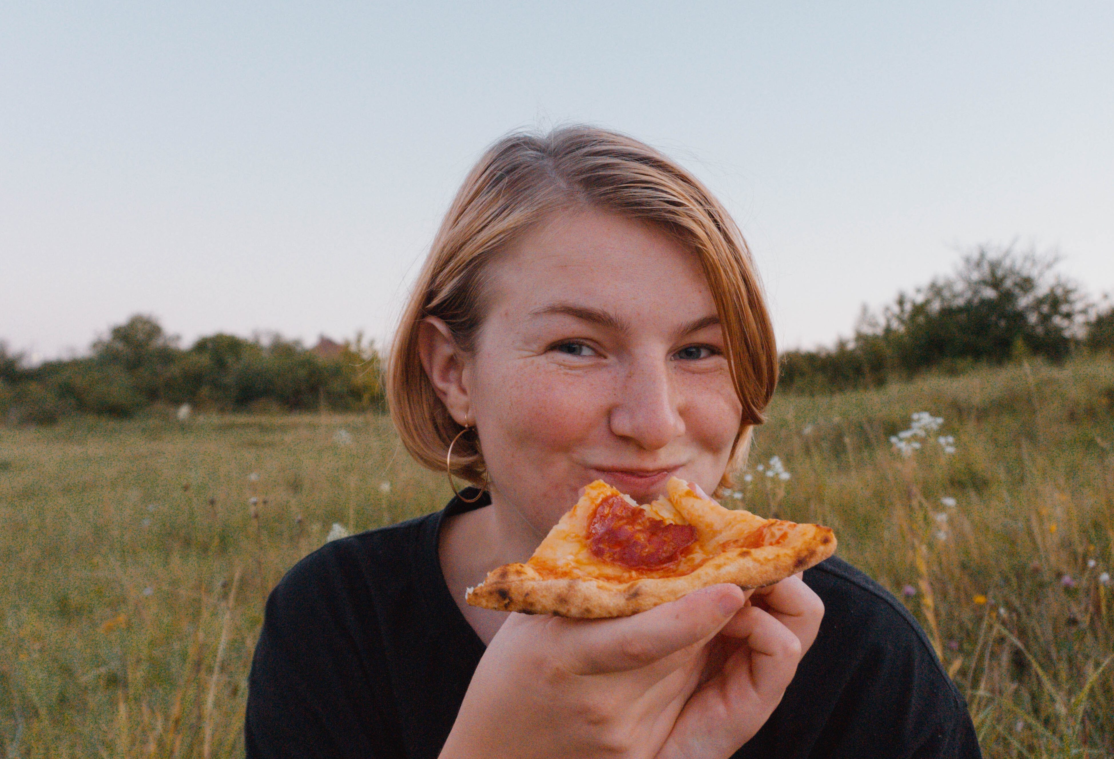 Fast food is alles wat Lena (22) eet, de rest krijgt ze niet weg. foto